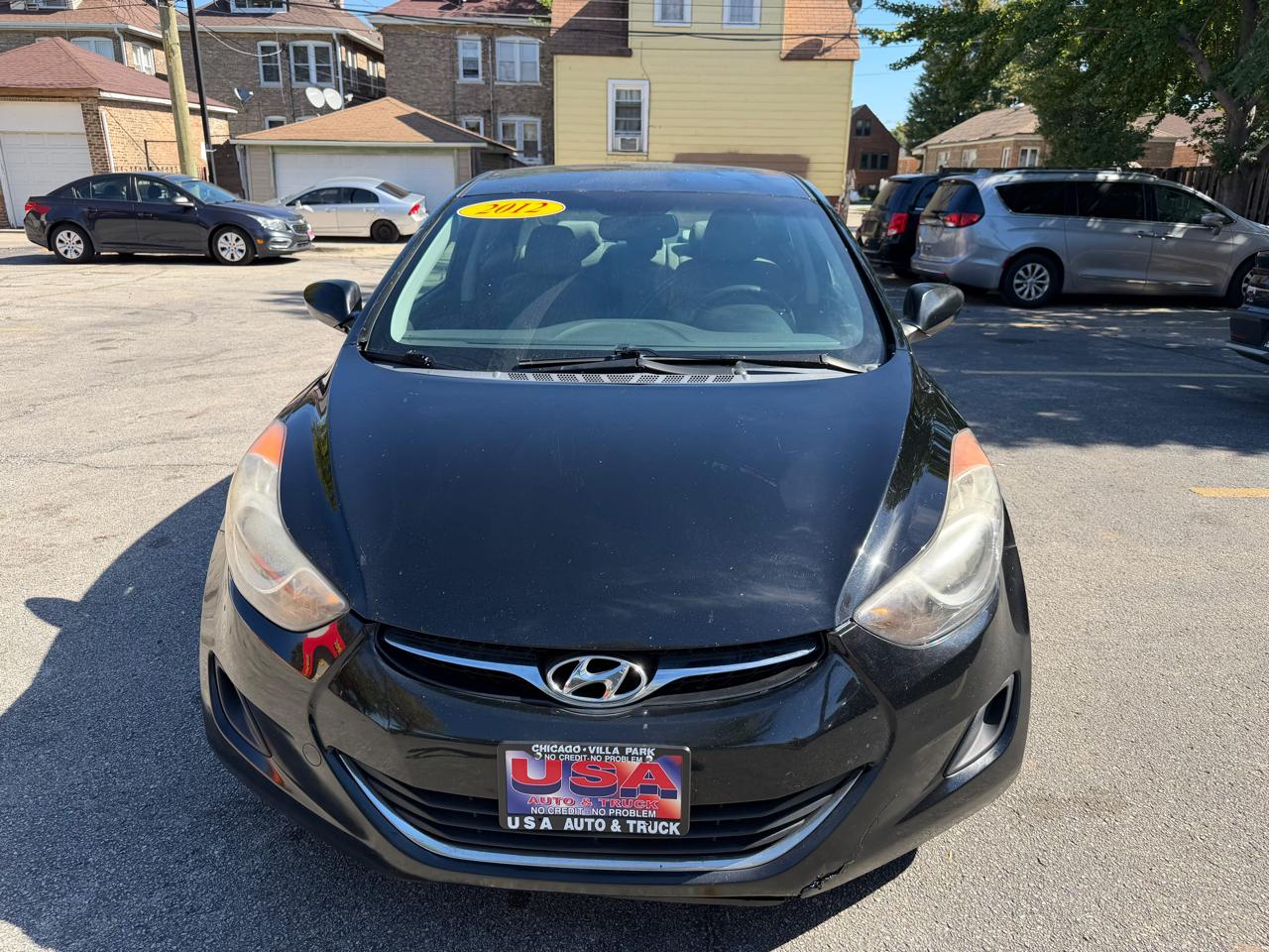 Hyundai Elantra photo 2