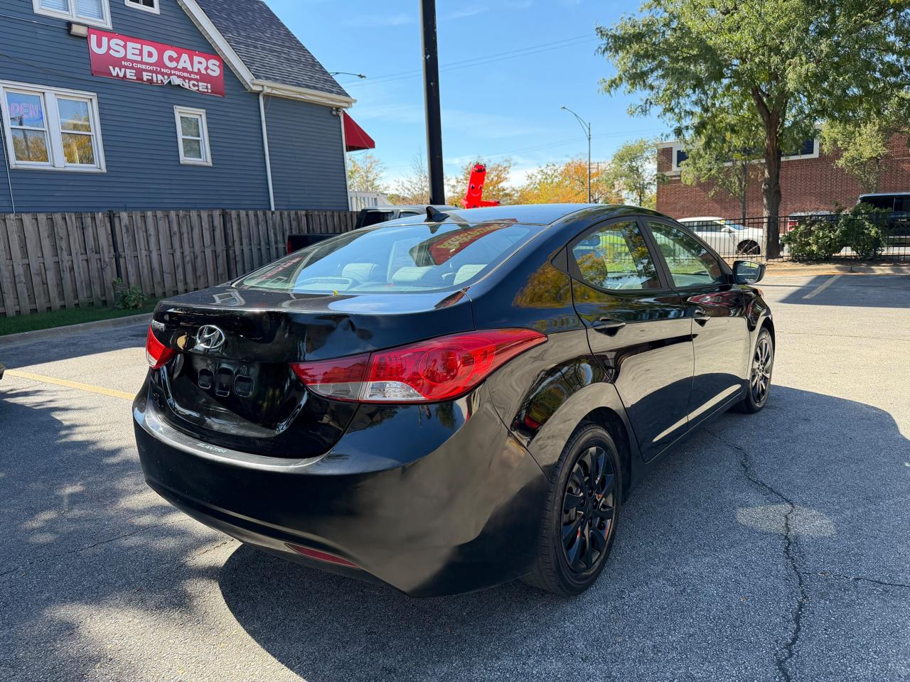 Hyundai Elantra photo 4
