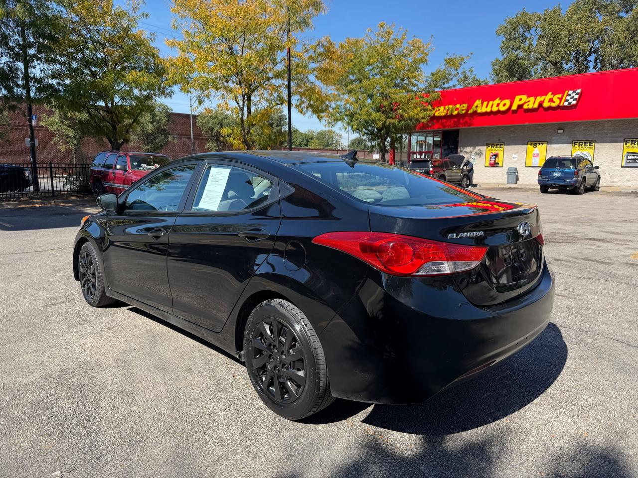 Hyundai Elantra photo 6
