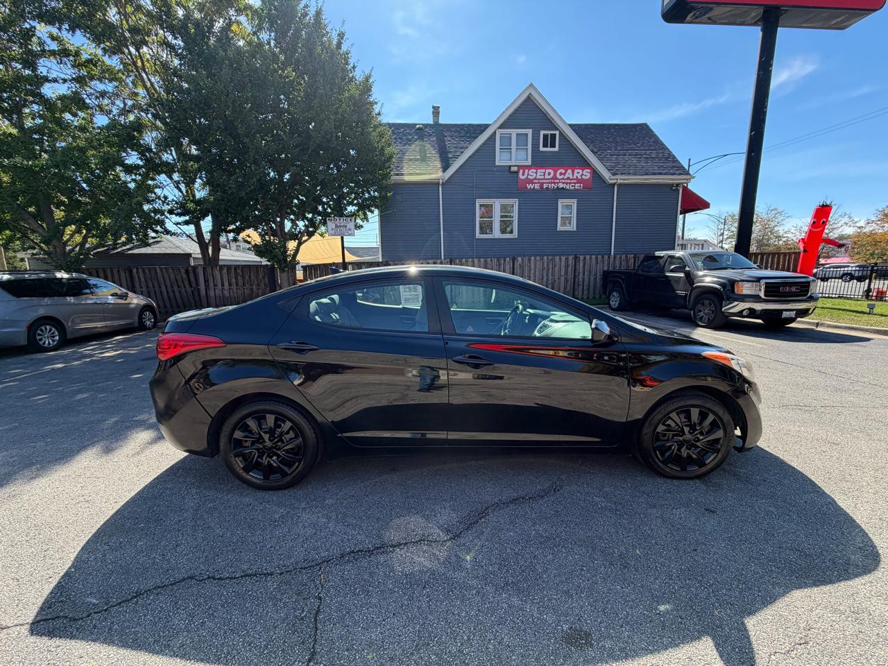 Hyundai Elantra photo 8