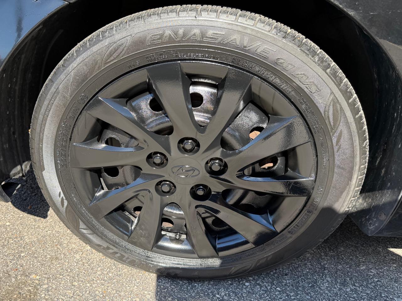 Hyundai Elantra photo 16