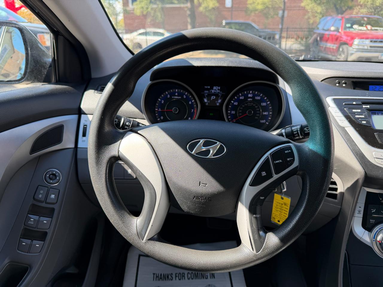 Hyundai Elantra photo 17
