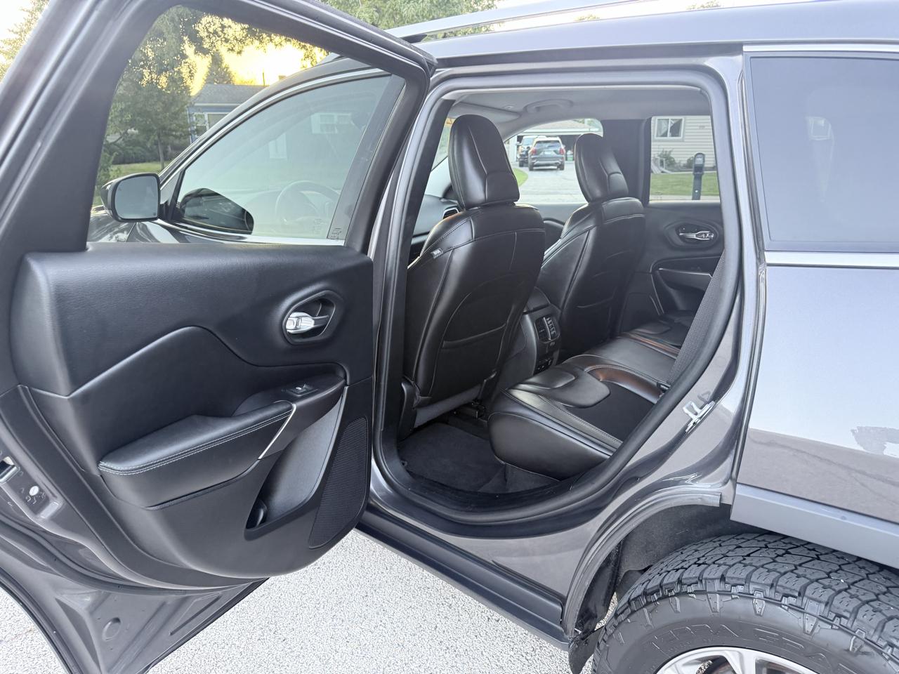 Jeep Cherokee Latitude Plus 4x4 2019