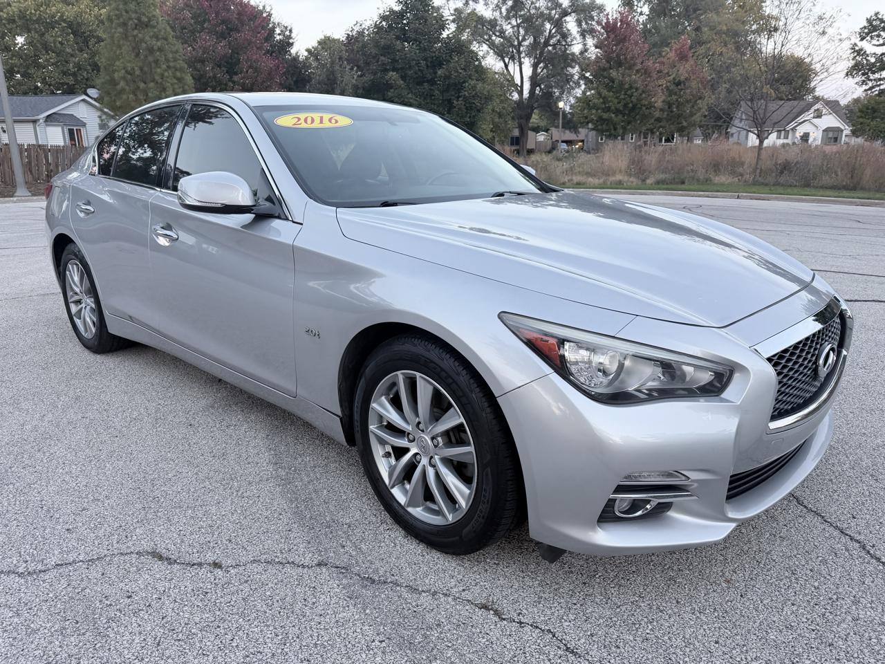 Infiniti Q50 4dr Sdn 2.0t Base RWD 2016