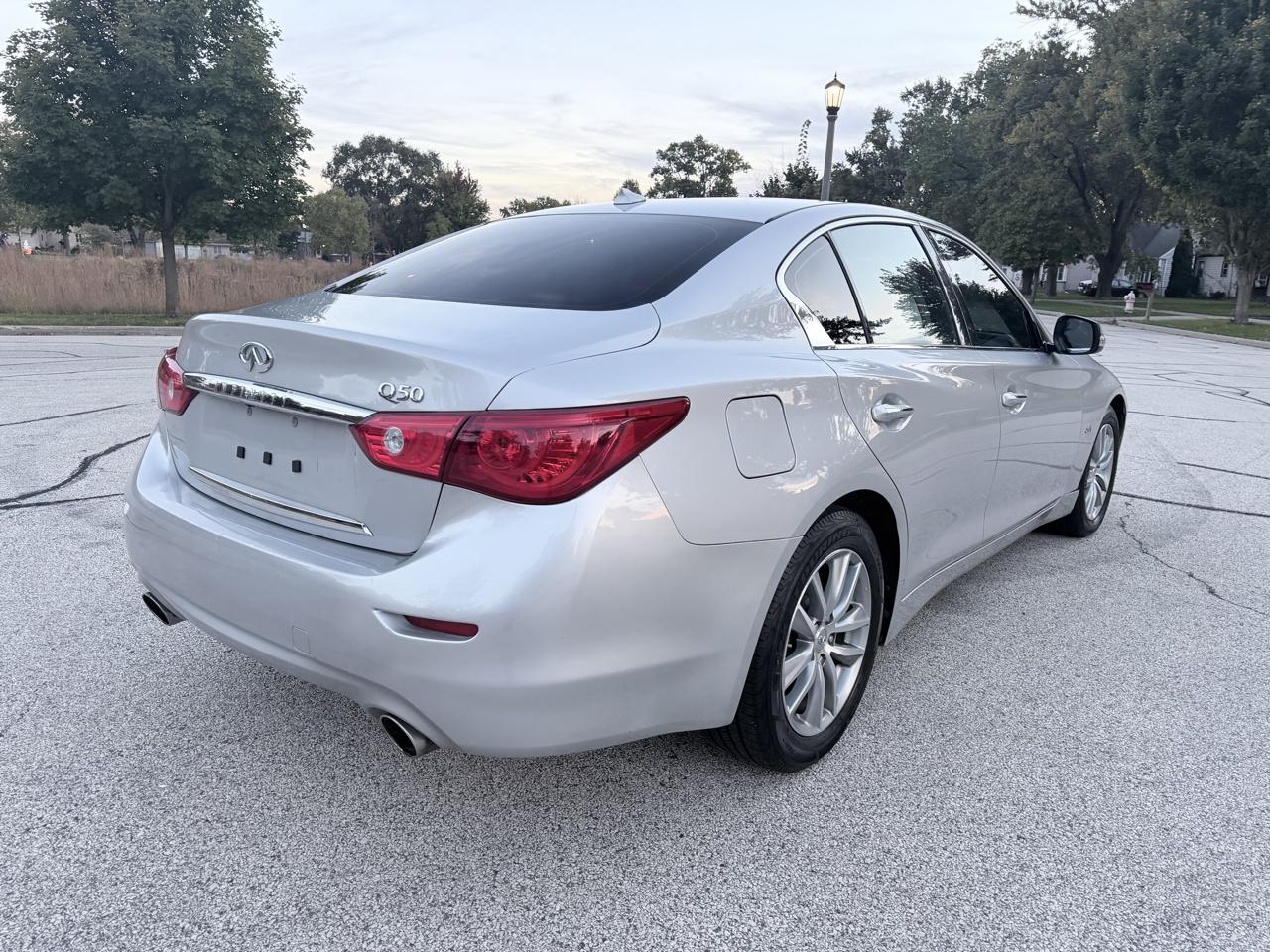Infiniti Q50 4dr Sdn 2.0t Base RWD 2016