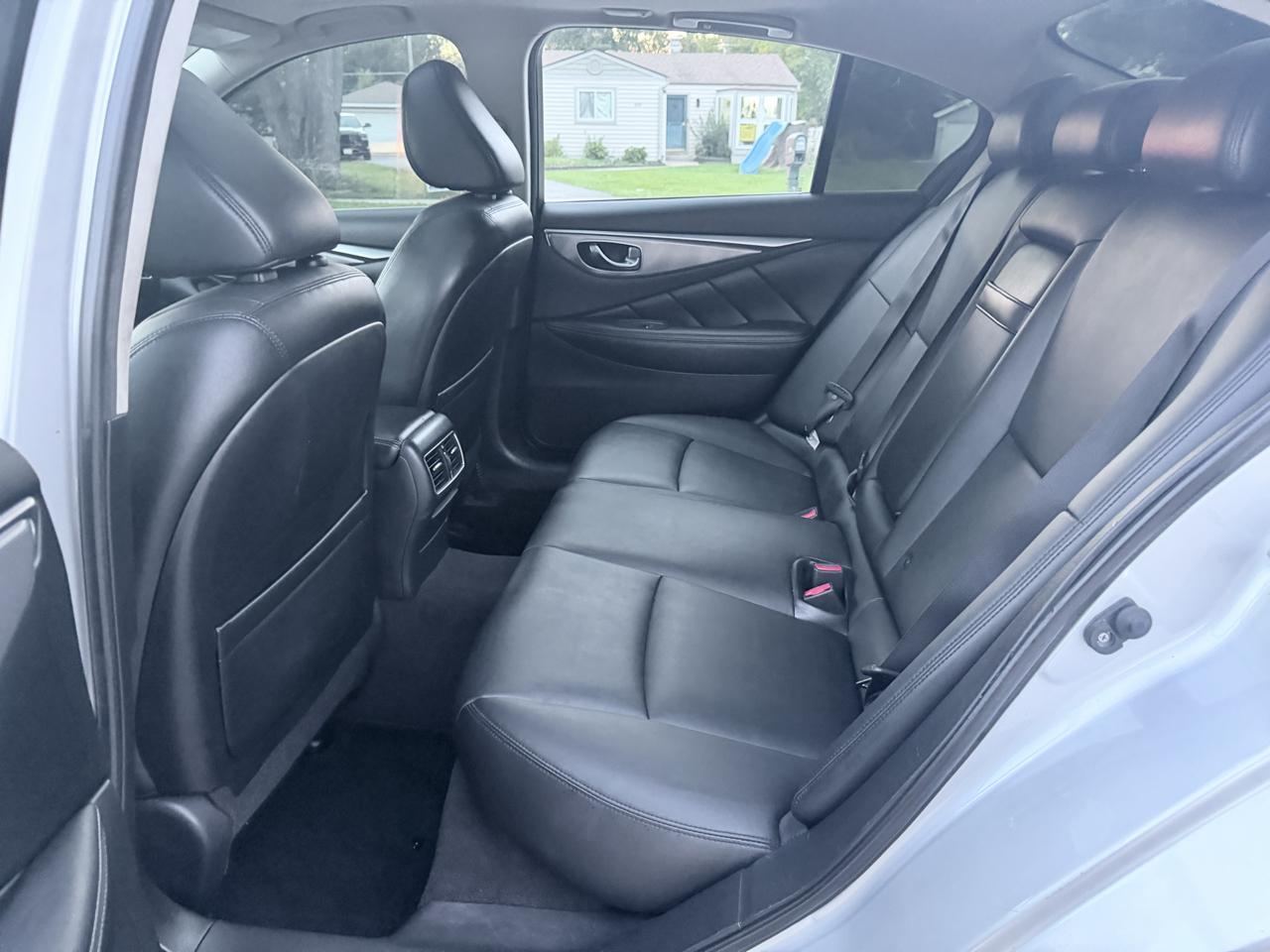 Infiniti Q50 4dr Sdn 2.0t Base RWD 2016