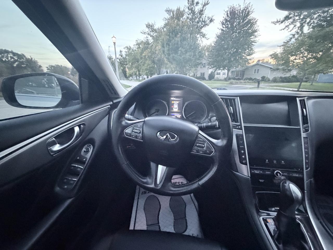 Infiniti Q50 4dr Sdn 2.0t Base RWD 2016