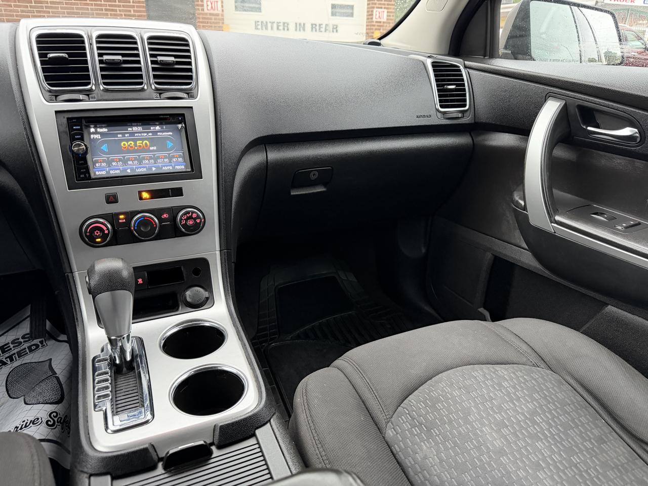 GMC Acadia SL FWD 2010