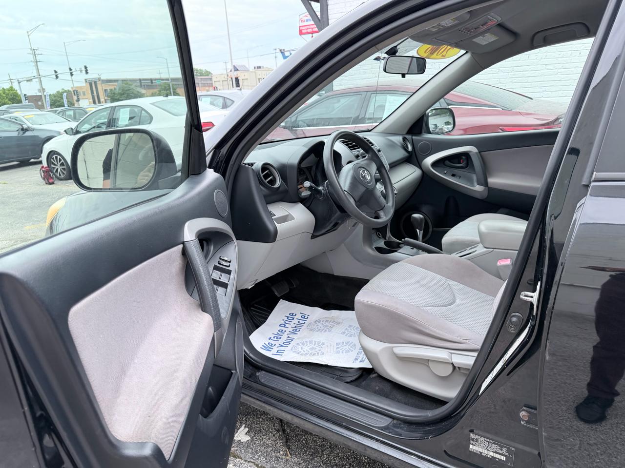 Toyota RAV4 Base I4 4WD 2006