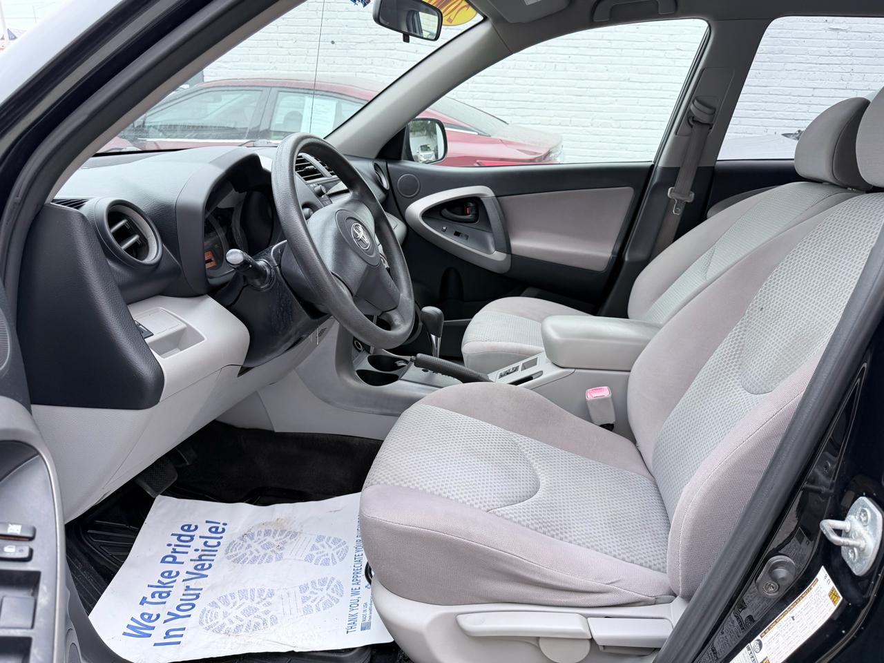 Toyota RAV4 Base I4 4WD 2006