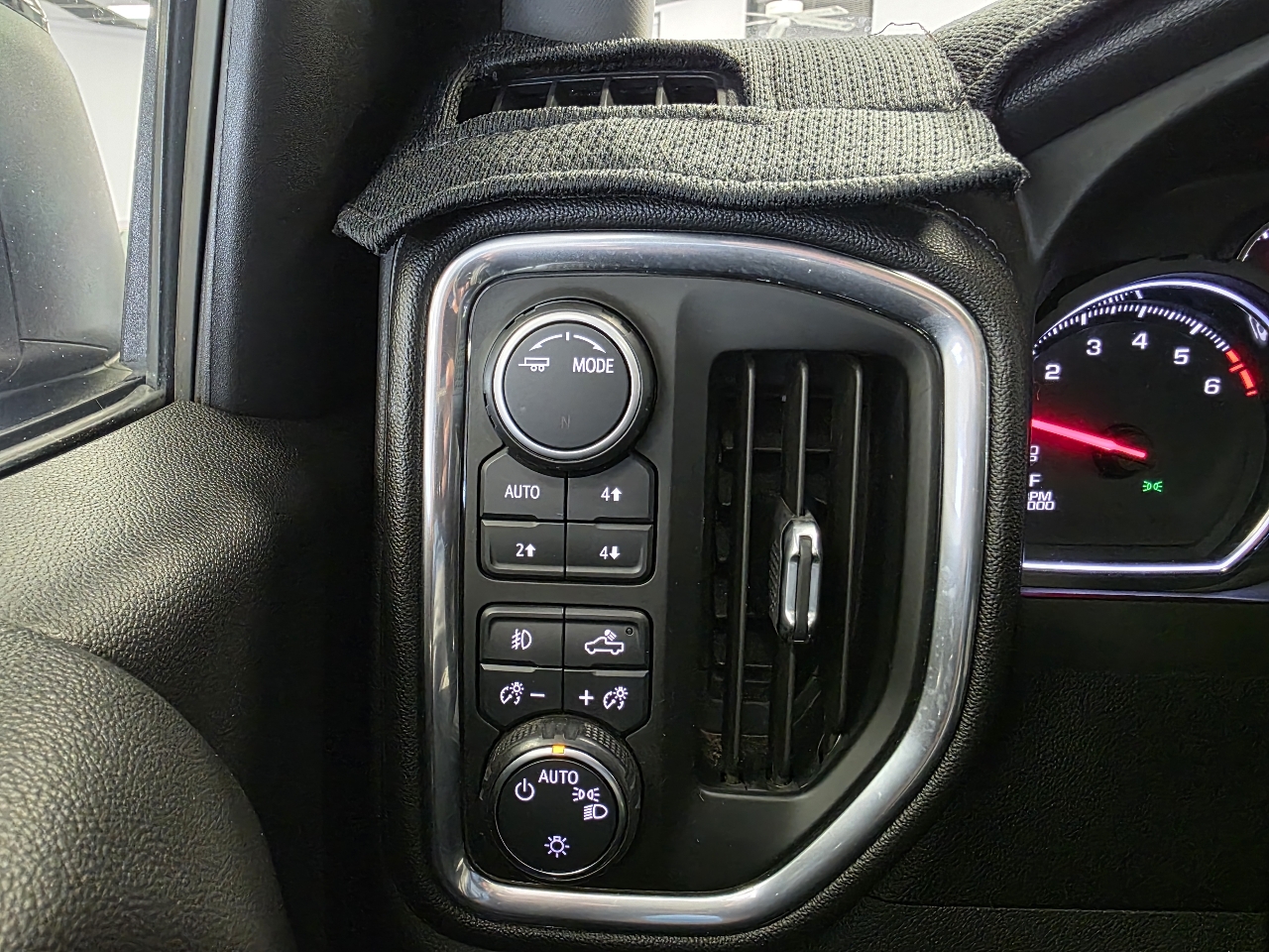 Chevrolet Silverado 1500 RST Crew Cab 4WD 2020