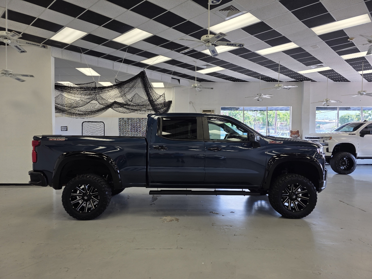 Chevrolet Silverado 1500 LT Trail Boss Crew Cab 4WD 2020