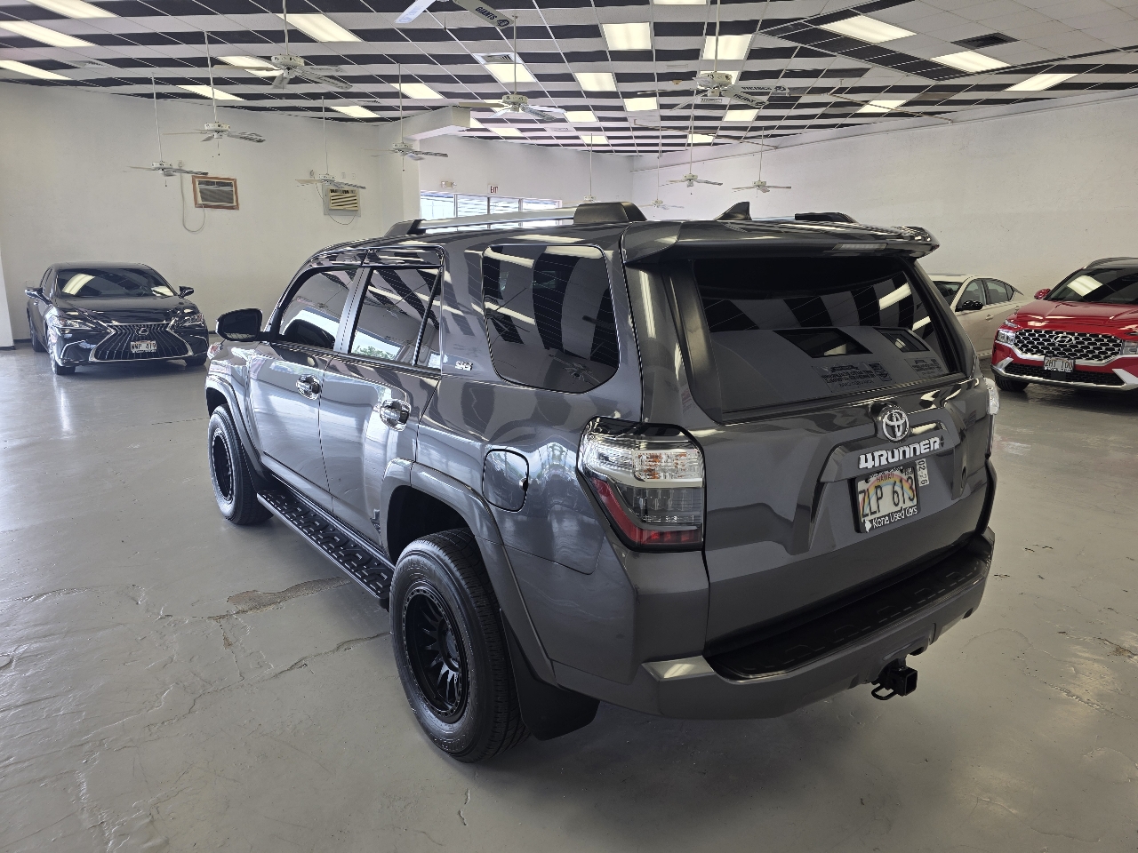 Toyota 4Runner SR5 4WD 2023