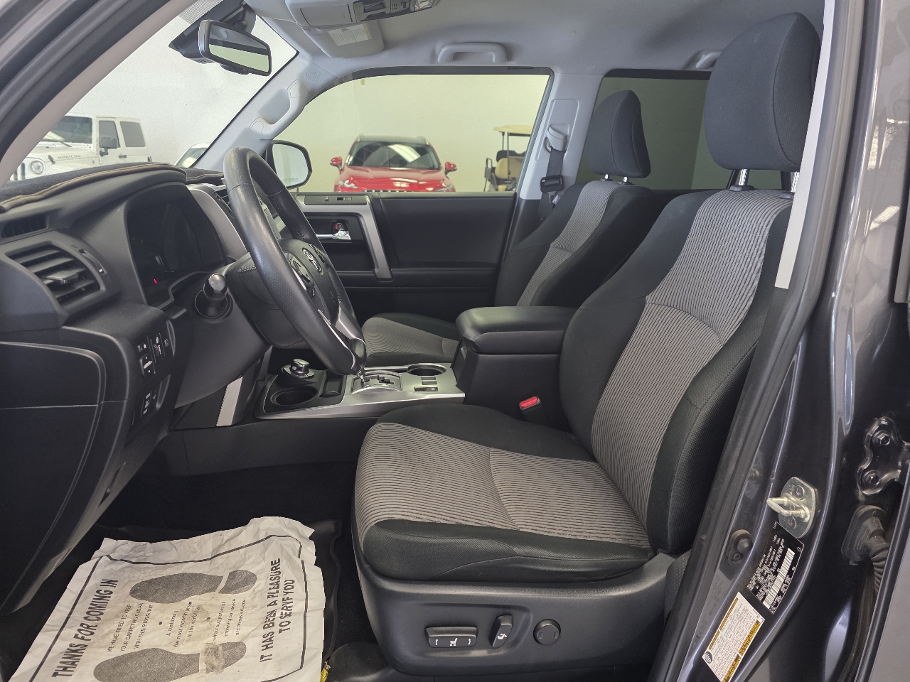 Toyota 4Runner SR5 4WD 2023