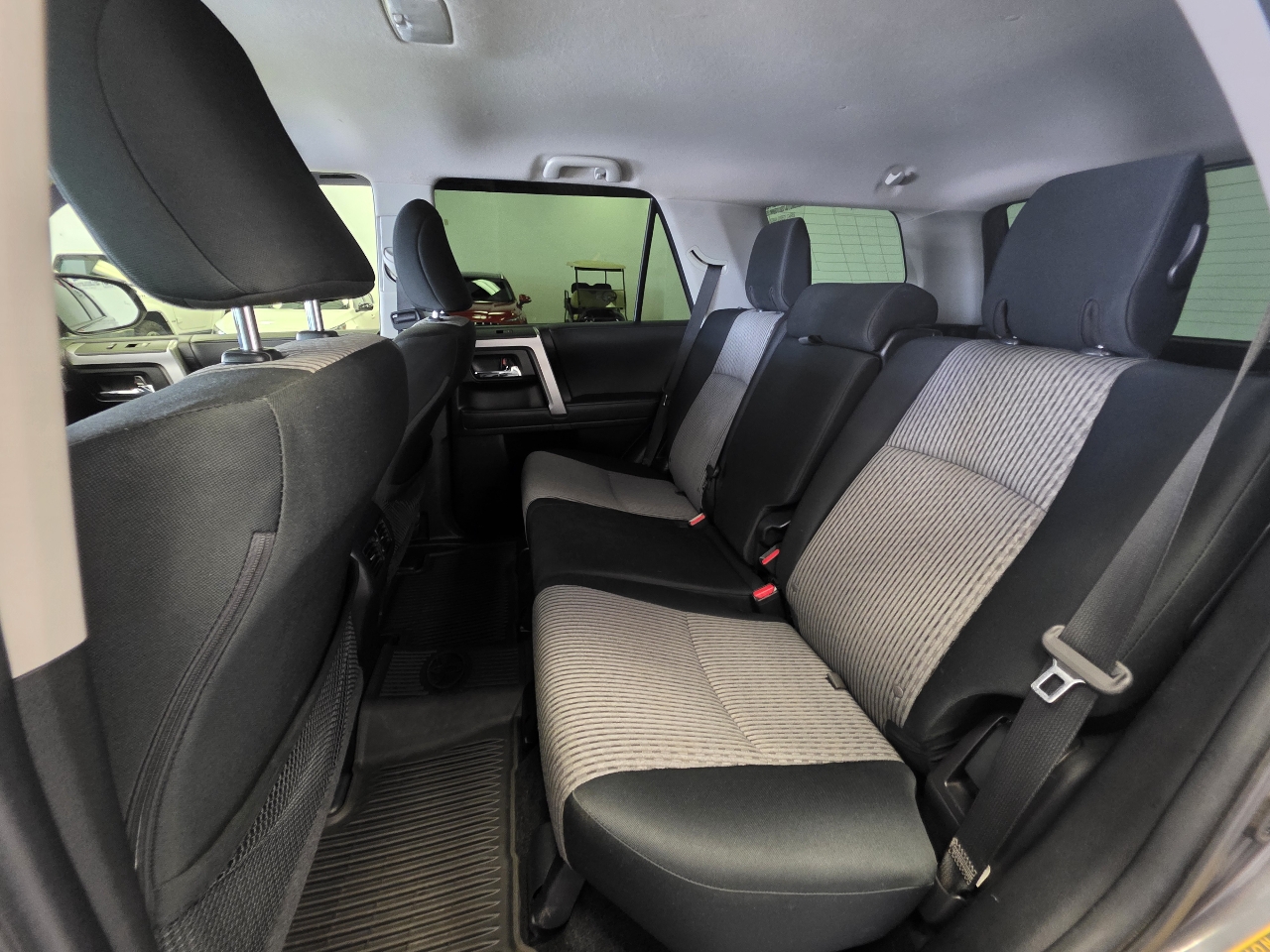 Toyota 4Runner SR5 4WD 2023