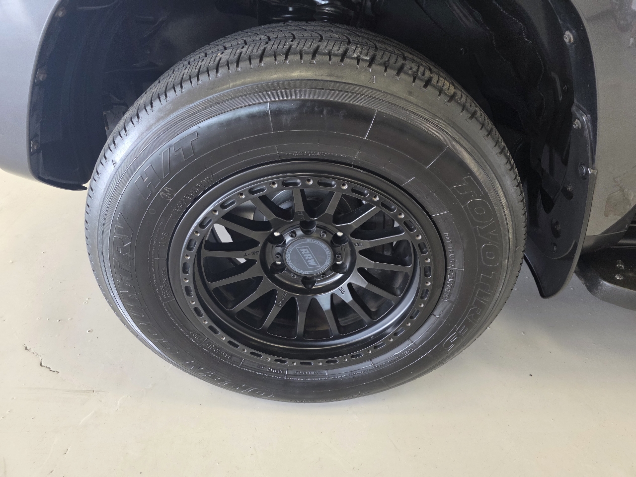 Toyota 4Runner SR5 4WD 2023