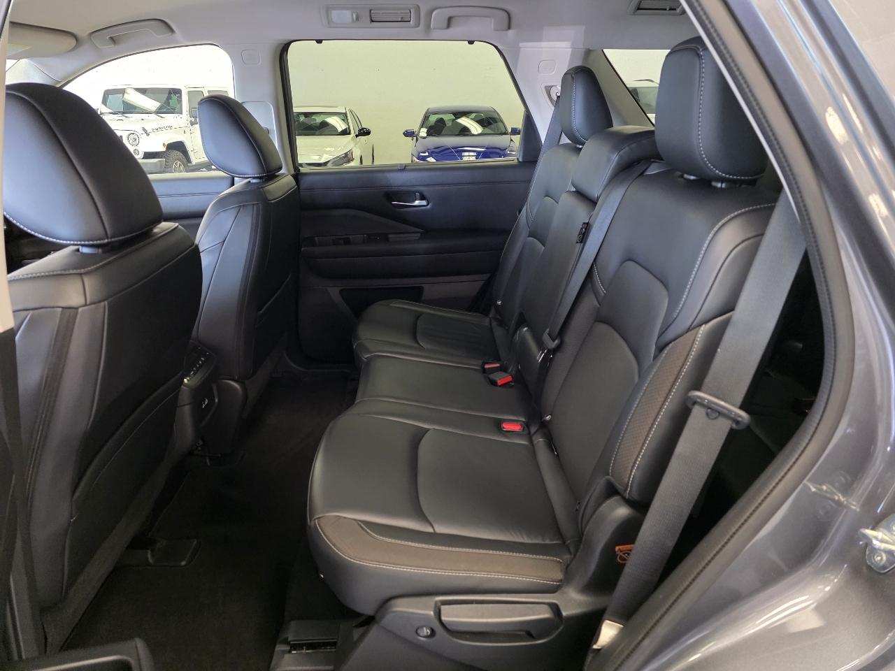 Nissan Pathfinder SL 2023