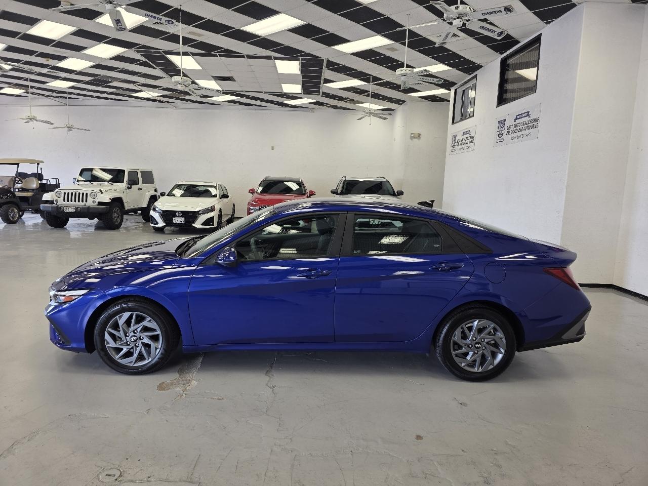 Hyundai Elantra SEL 2024