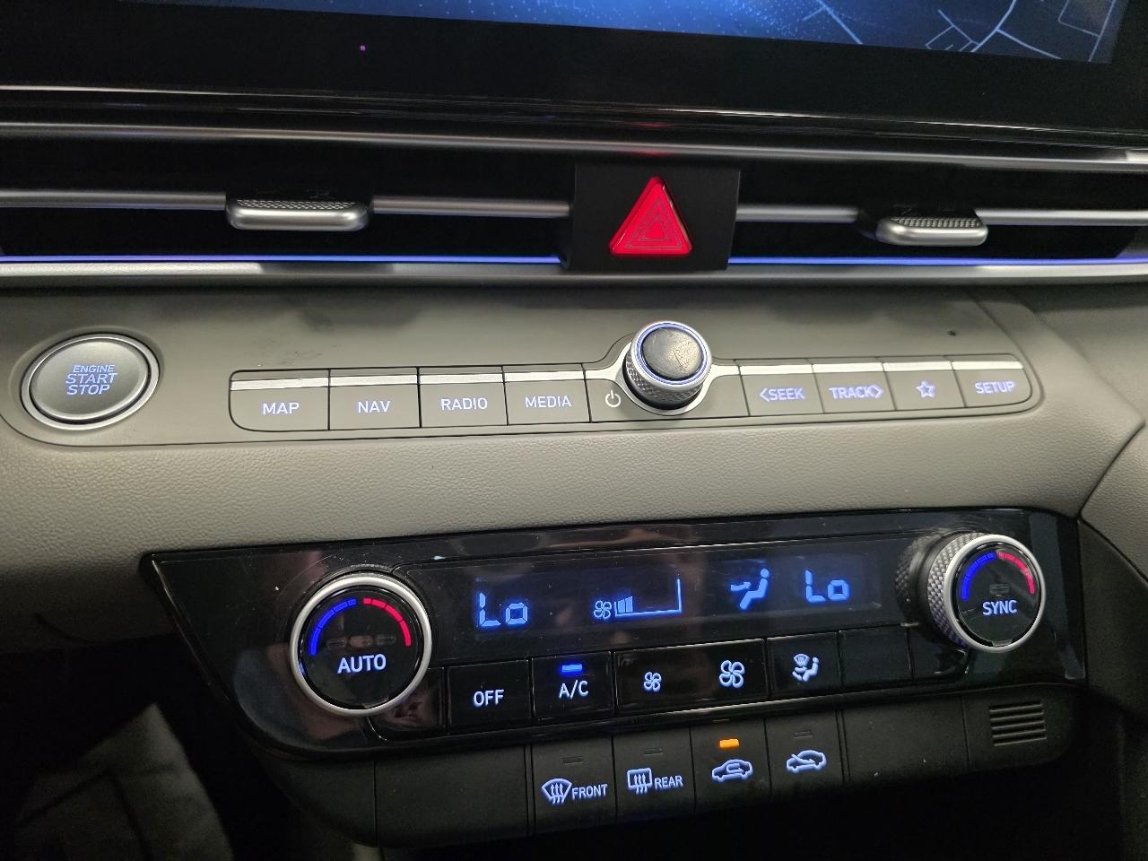 Hyundai Elantra SEL 2024