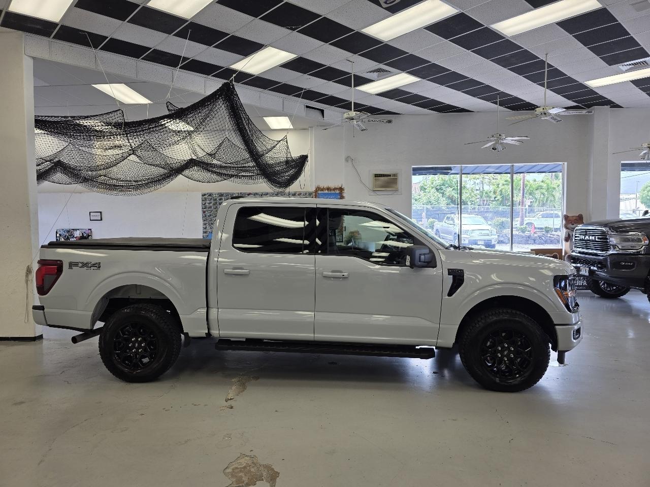 Ford F-150 XLT SuperCrew 4WD 2025