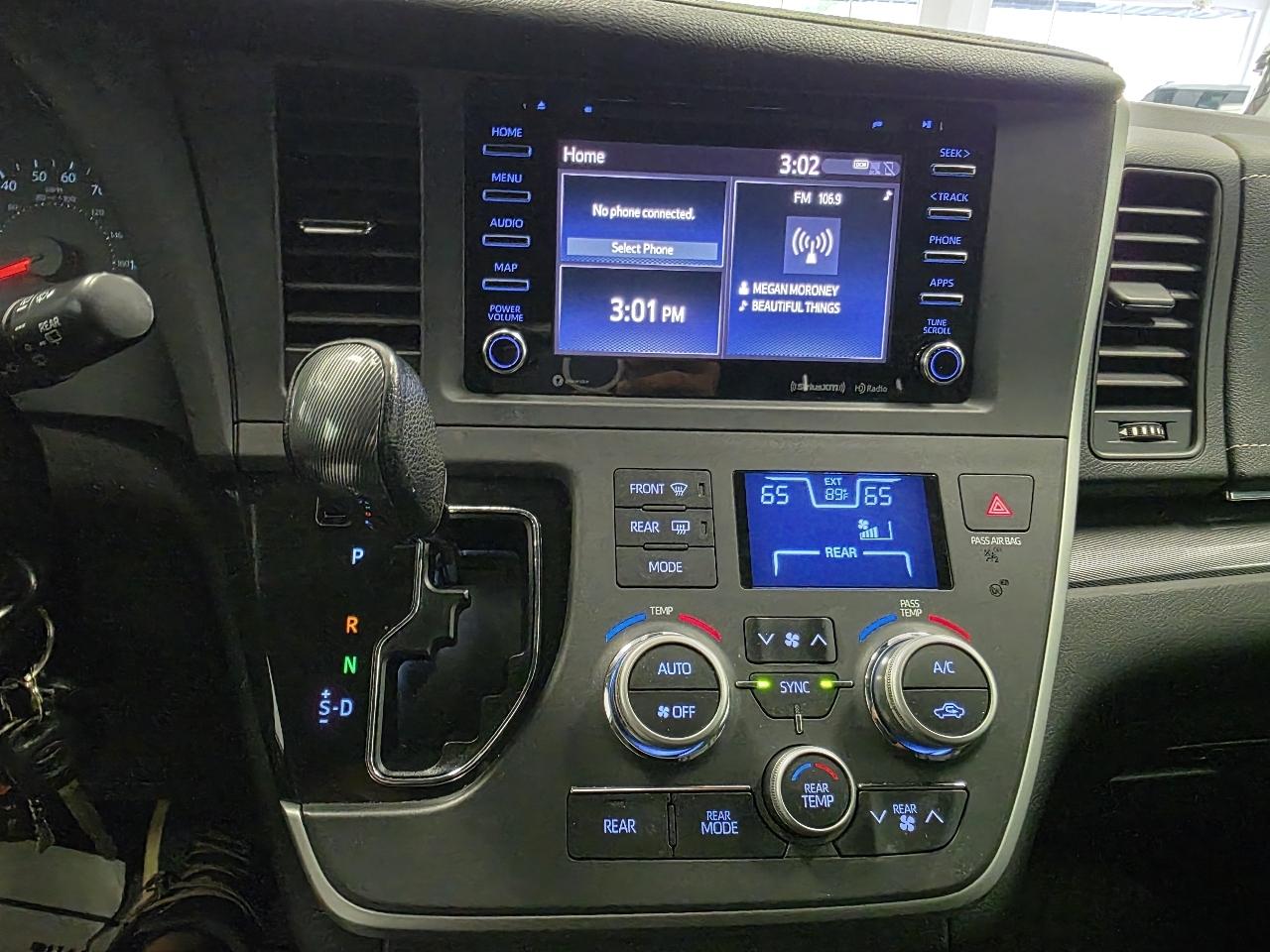 Toyota Sienna SE 8-Passenger 2020