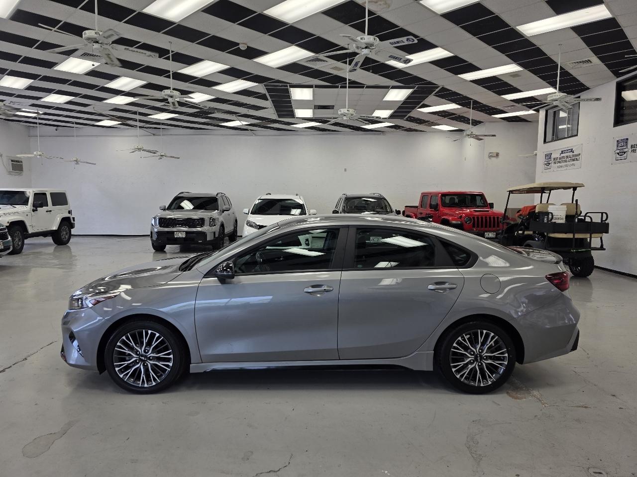 2023 Kia Forte GT-Line - Photo 2