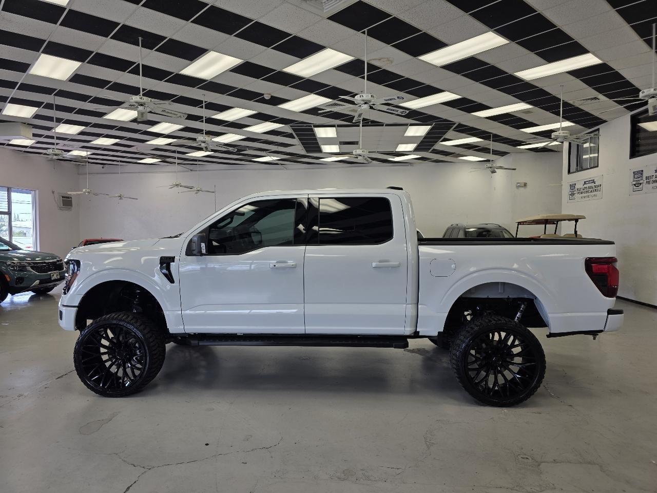 Ford F-150 XLT SuperCrew 4WD 2025