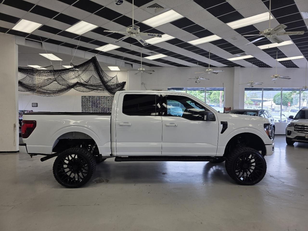 Ford F-150 XLT SuperCrew 4WD 2025