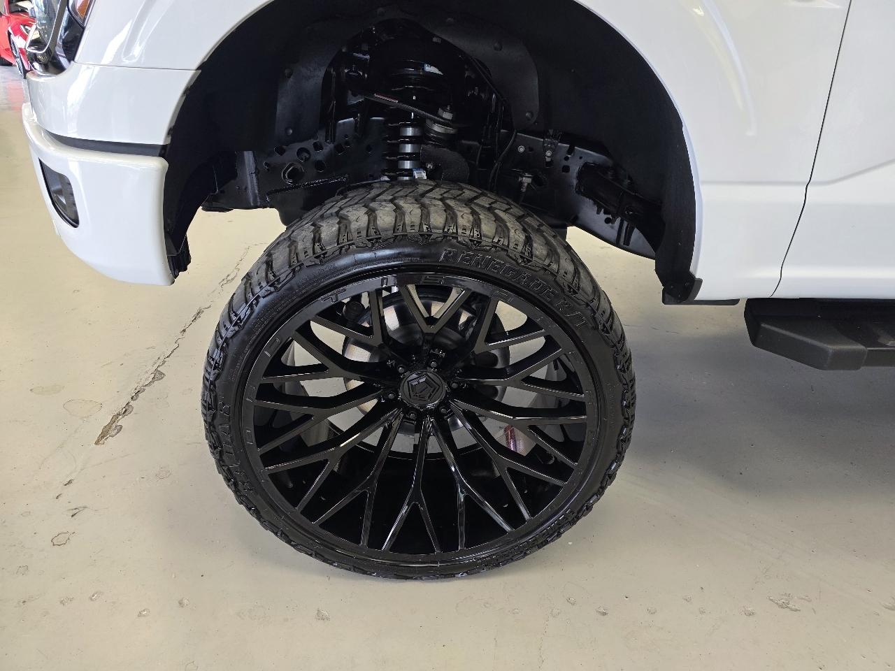 Ford F-150 XLT SuperCrew 4WD 2025
