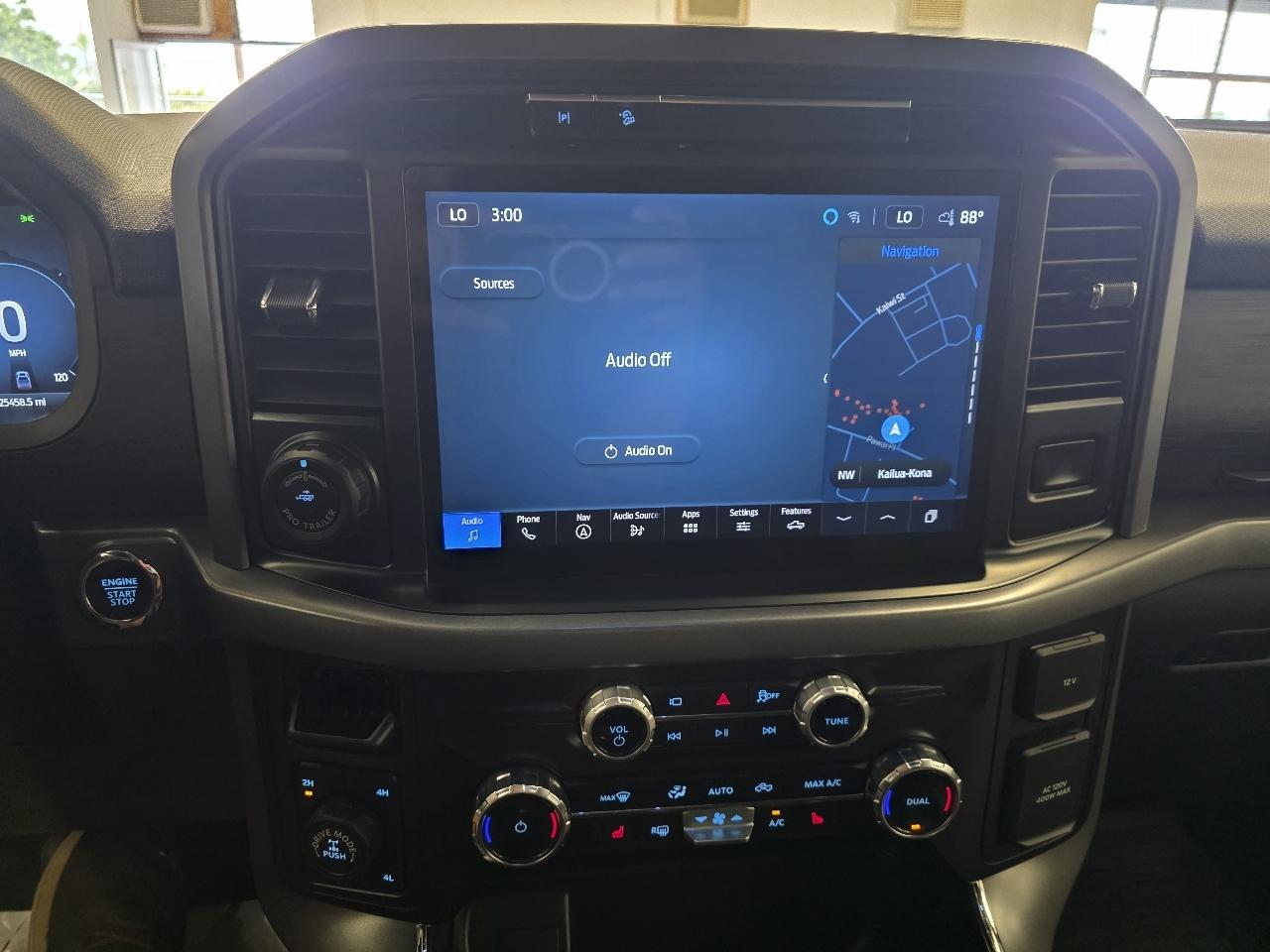 Ford F-150 XLT SuperCrew 4WD 2025