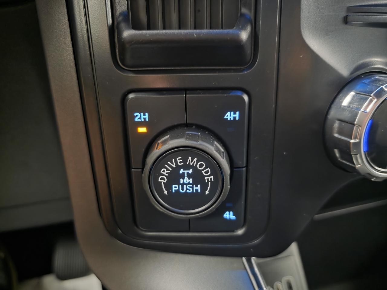 Ford F-150 XLT SuperCrew 4WD 2025