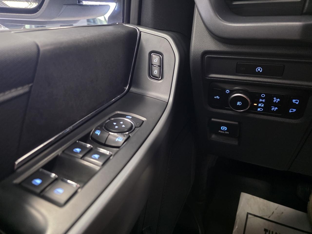 Ford F-150 XLT SuperCrew 4WD 2025