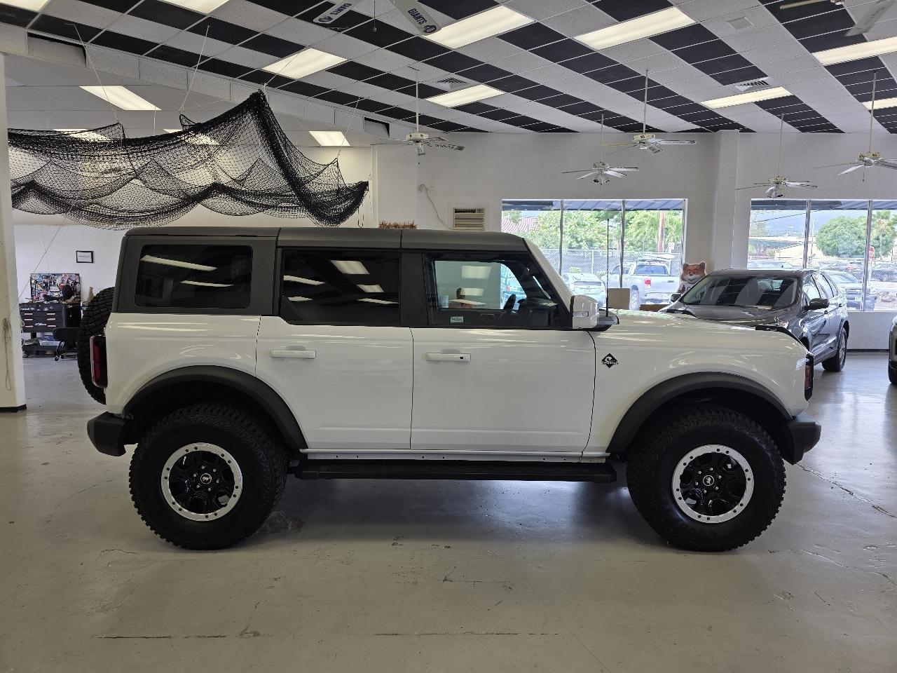 Ford Bronco Outer Banks 4-Door 2024