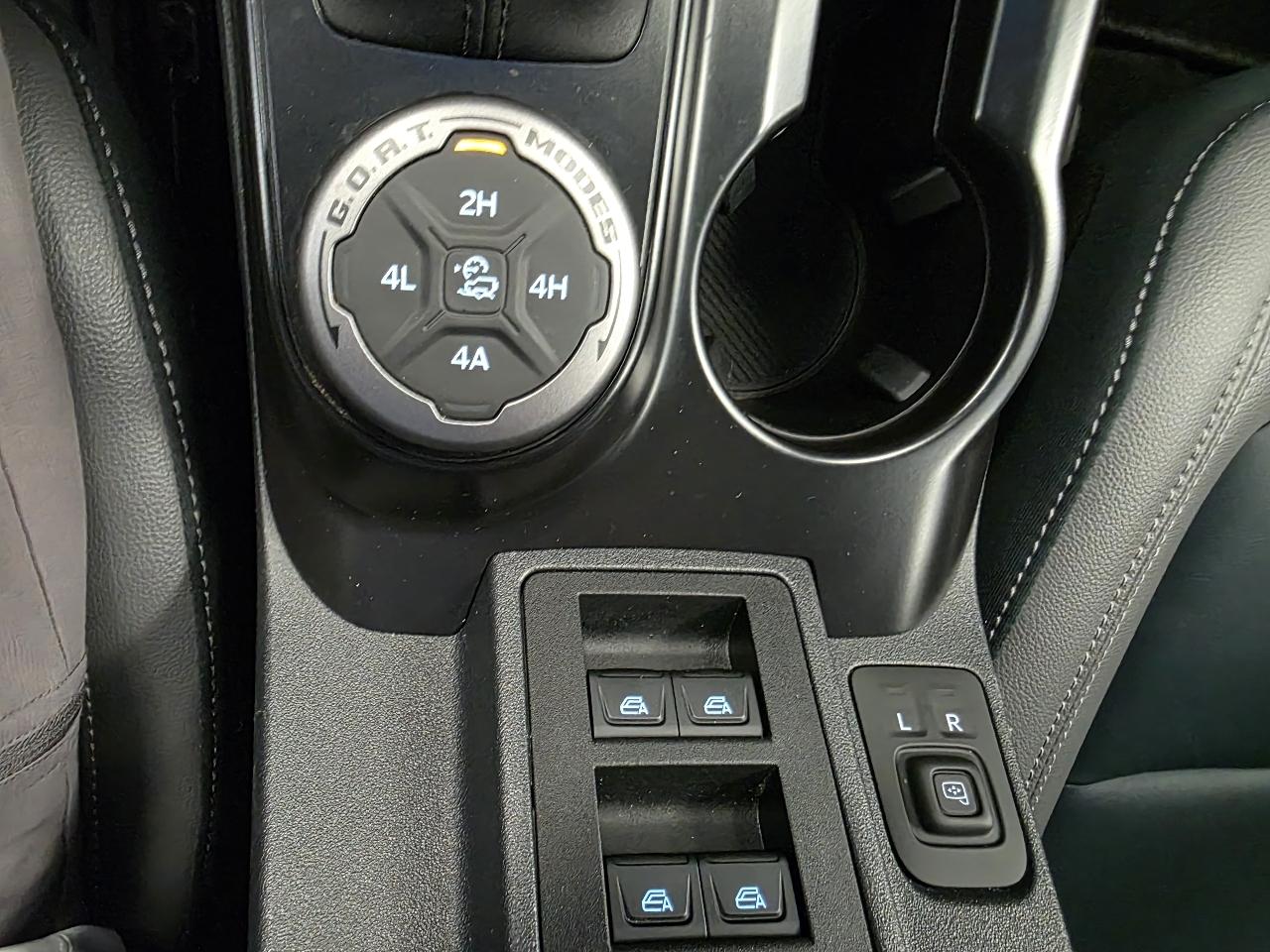 Ford Bronco Outer Banks 4-Door 2024