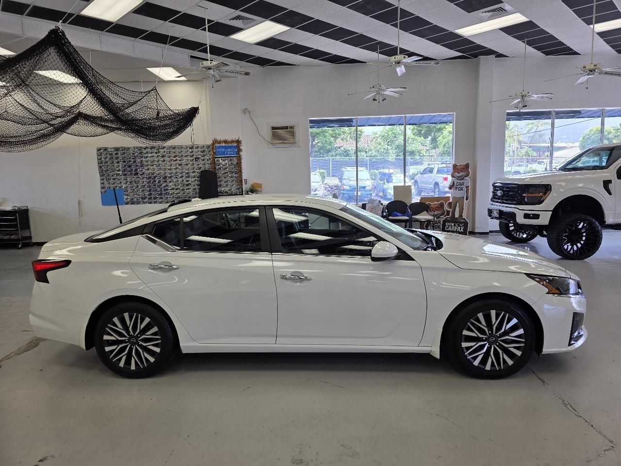 2023 Nissan Altima SV - Photo 6