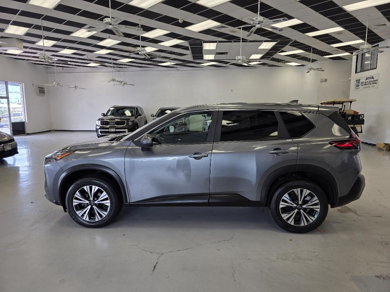 Nissan Rogue photo 2