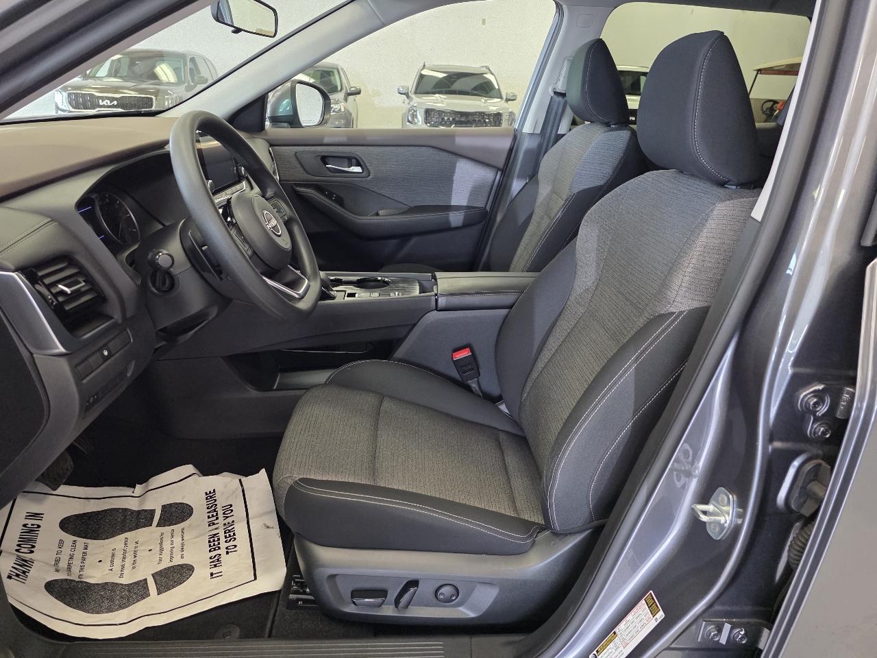 Nissan Rogue photo 9