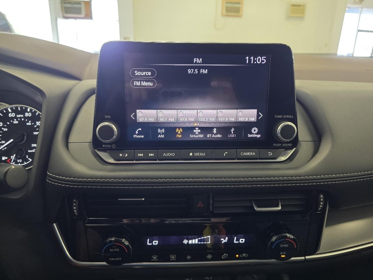 Nissan Rogue photo 14