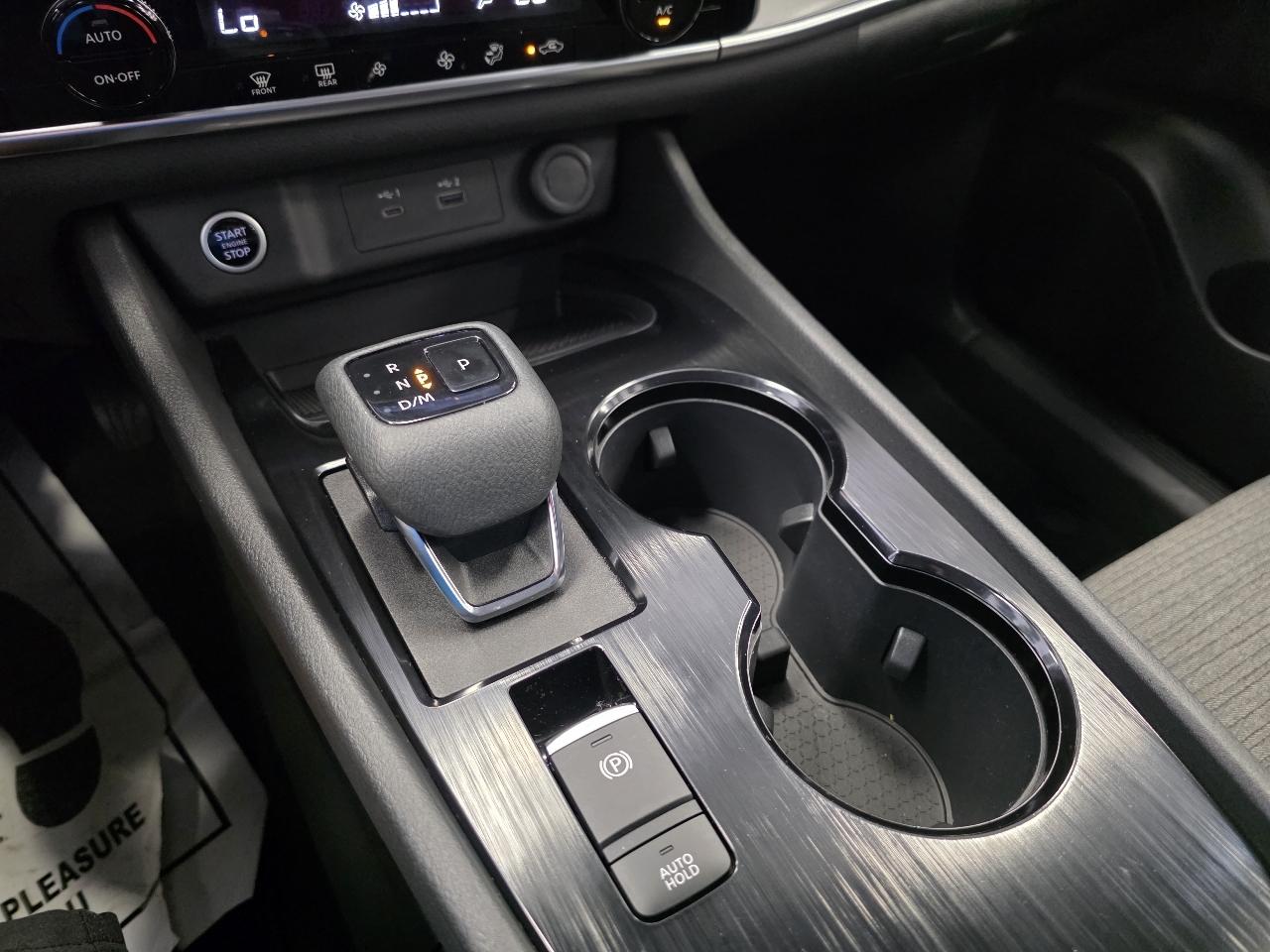 Nissan Rogue photo 16
