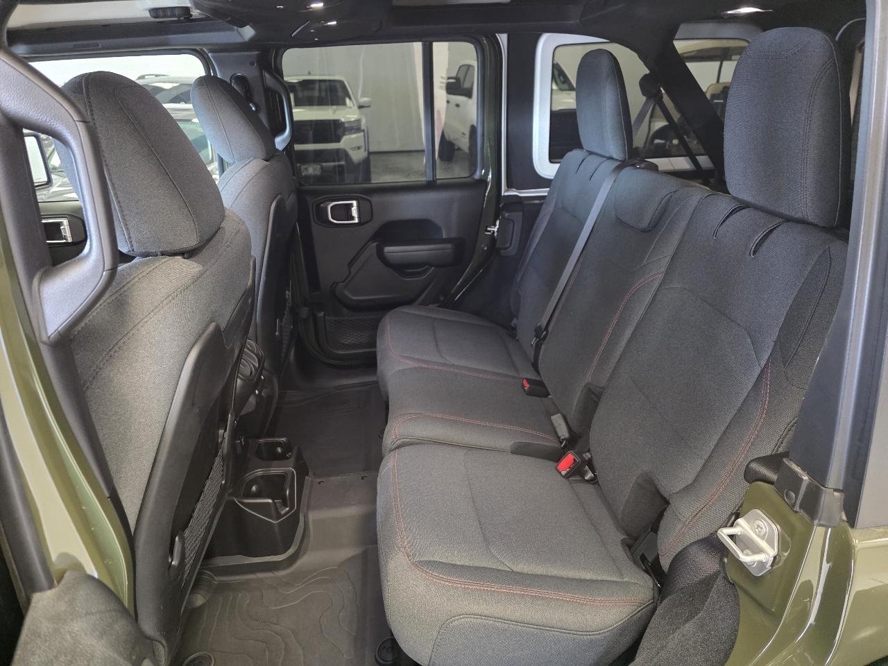 Jeep Wrangler photo 10