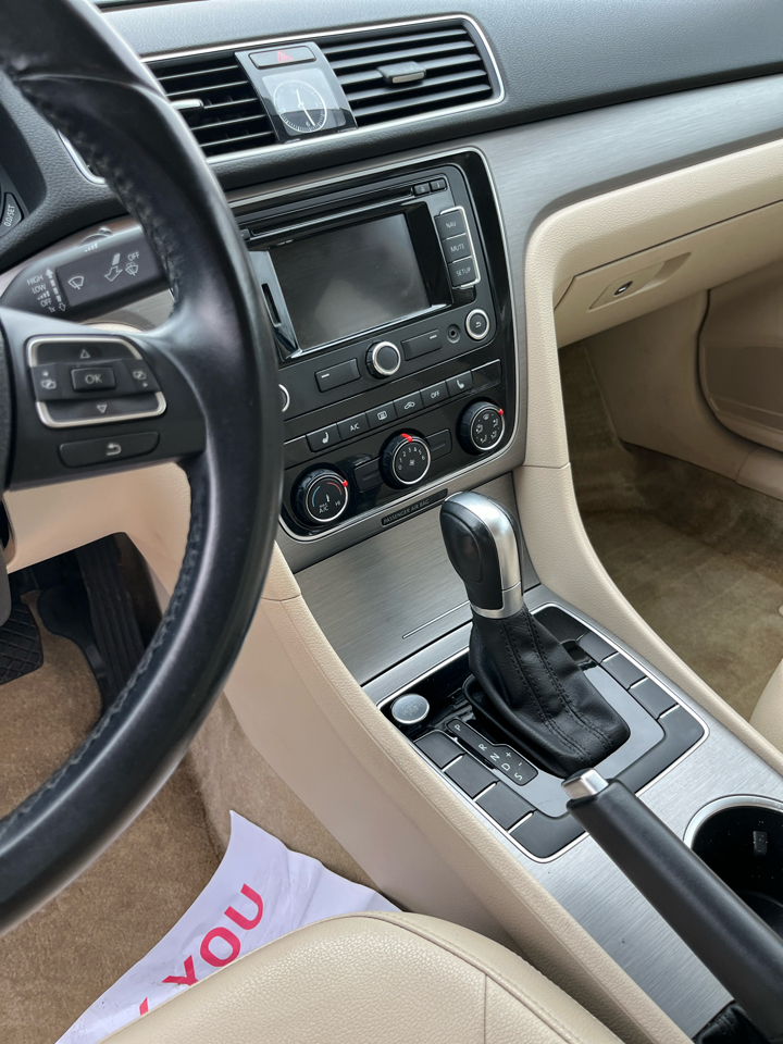 Volkswagen Passat SE PZEV 6A 2015