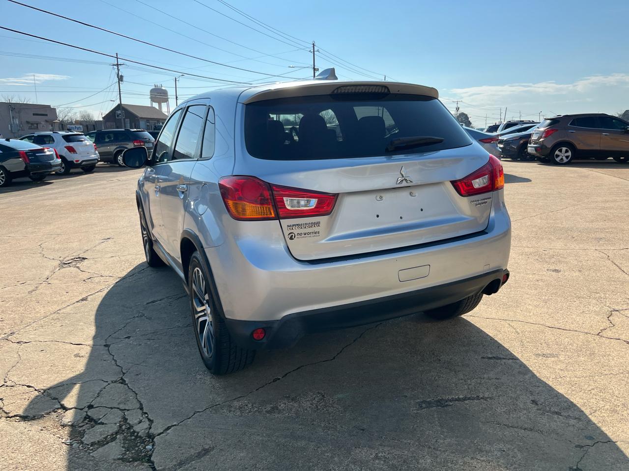 Mitsubishi Outlander Sport 2.0 ES CVT 2017