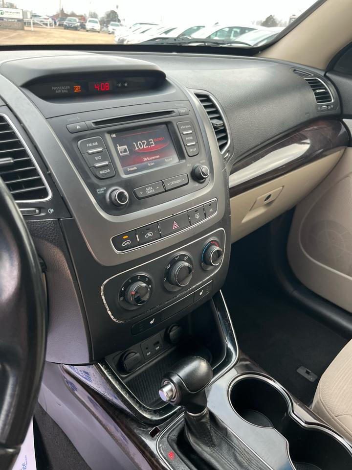 Kia Sorento LX 2WD 2015