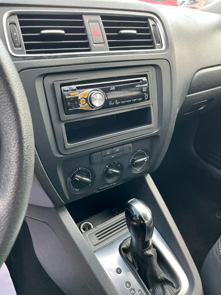 Volkswagen Jetta S 2014