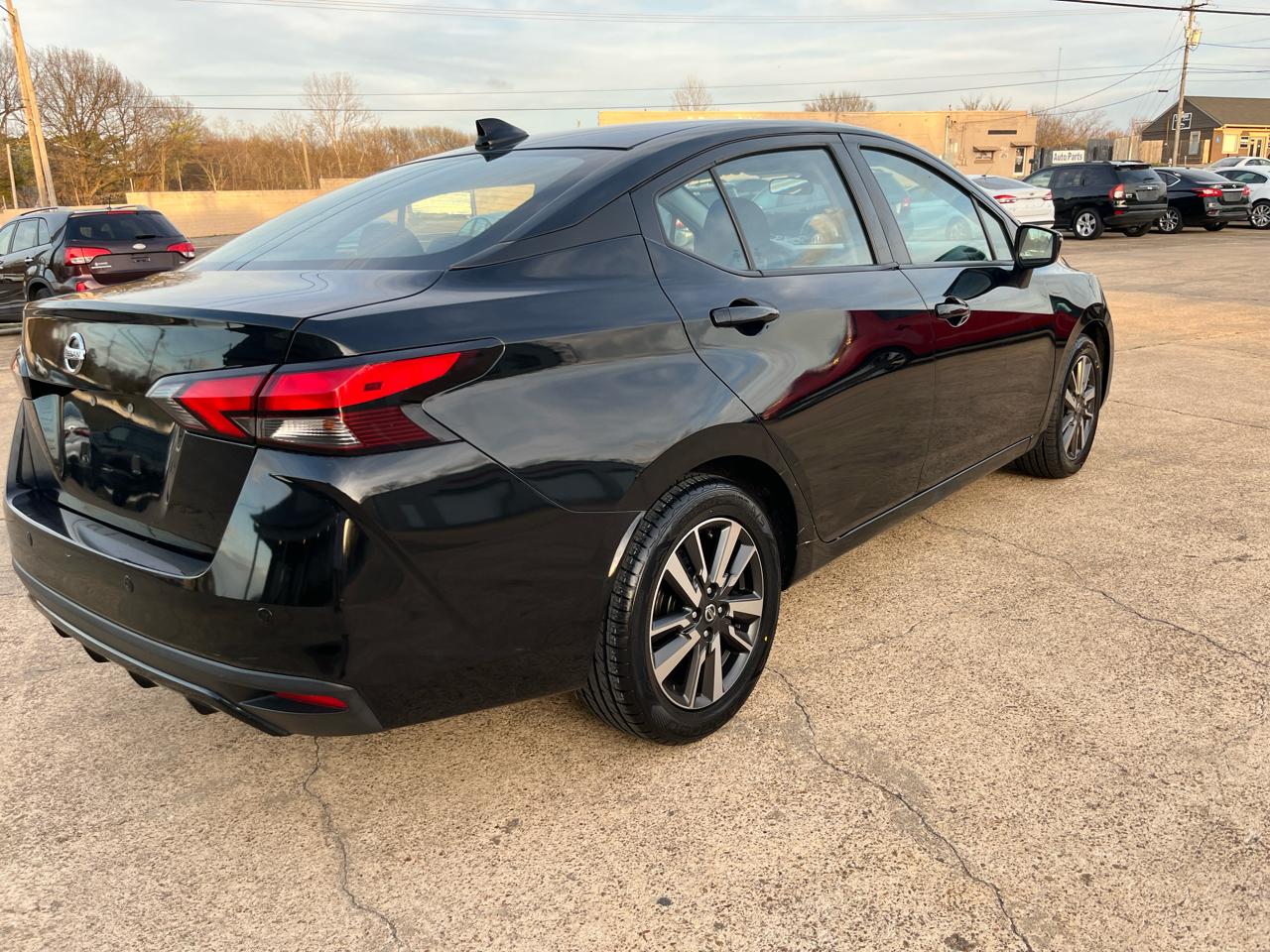 Nissan Versa SV 2021