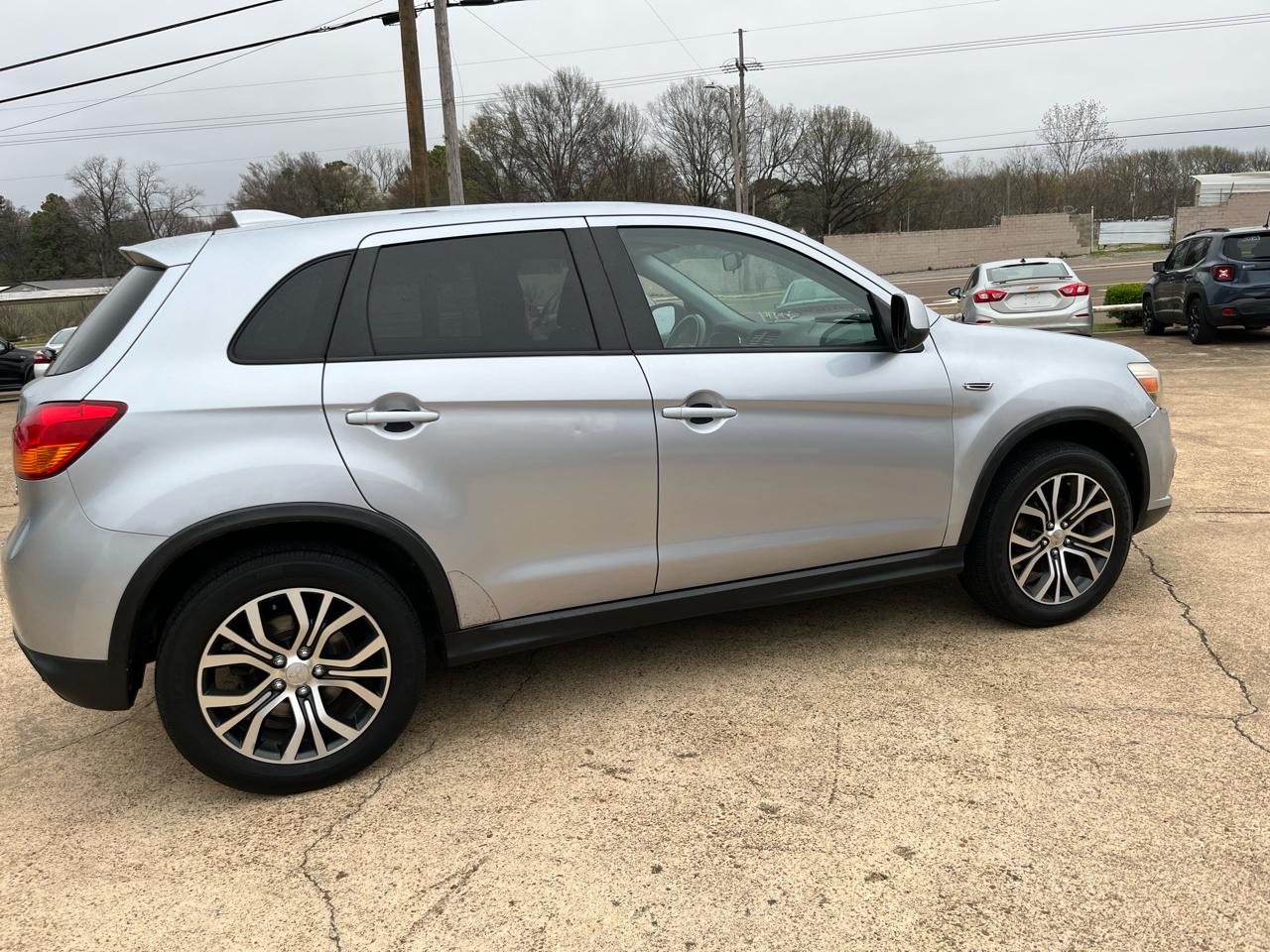 Mitsubishi Outlander Sport 2.0 ES CVT 2017