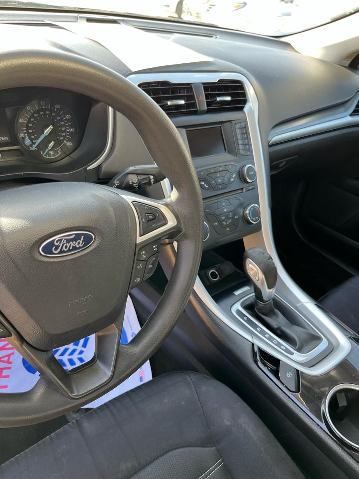 Ford Fusion SE 2015