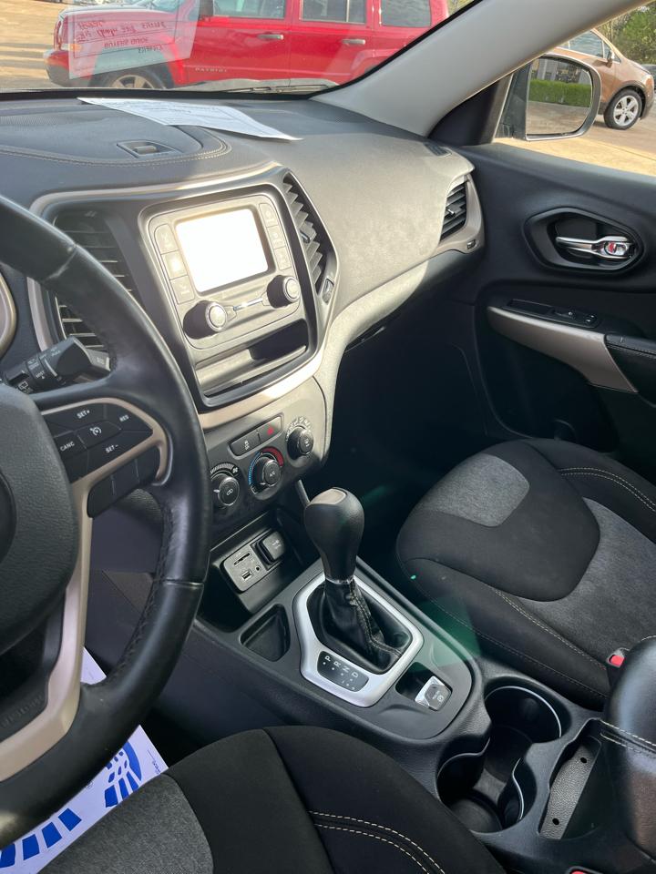 Jeep Cherokee Latitude FWD 2018