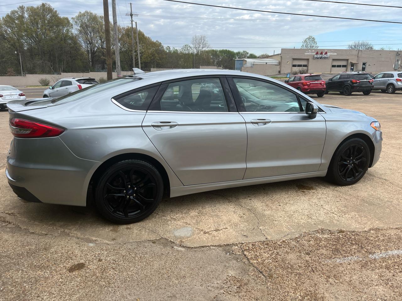 Ford Fusion SE 2020