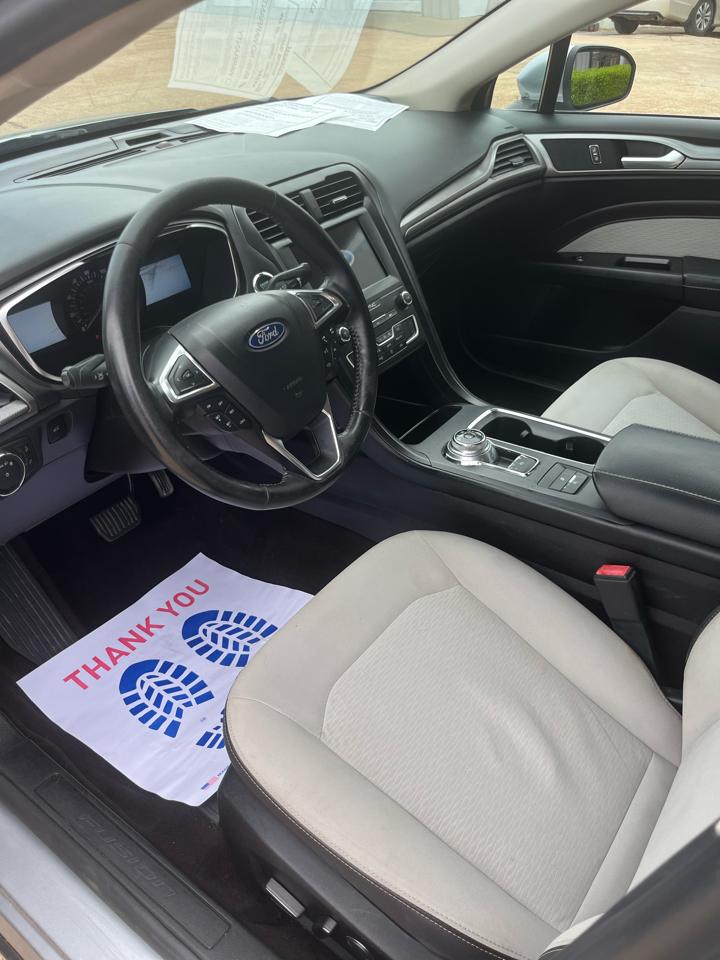 Ford Fusion SE 2020